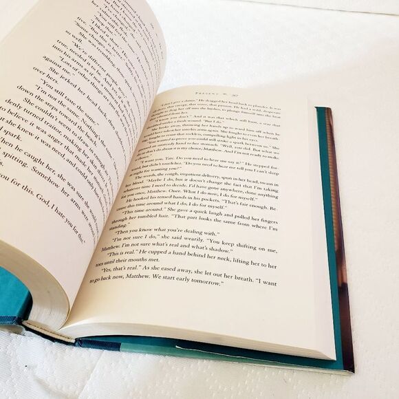 The Reef by Nora Roberts - Picture 7 of 7